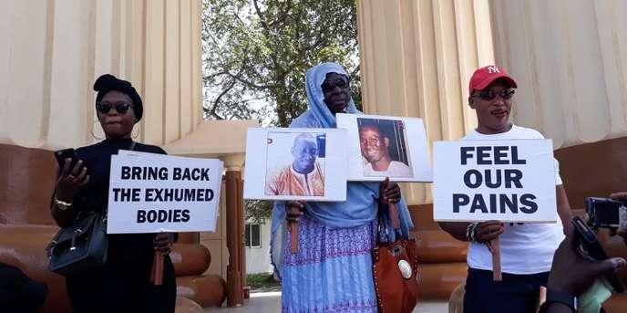 Relatives of victims of the regime of former Gambia President Yahya Jammeh demonstrate in Banjul on April 17, 2018 demanding answers on the state of the investigation on the disappearance of their loved ones. Protesters accuse Jammeh, who ruled the West African country for 22 years, of rampant corruption and human rights abuses including forced disappearances and extrajudicial executions. / AFP PHOTO / CLAIRE BARGELES