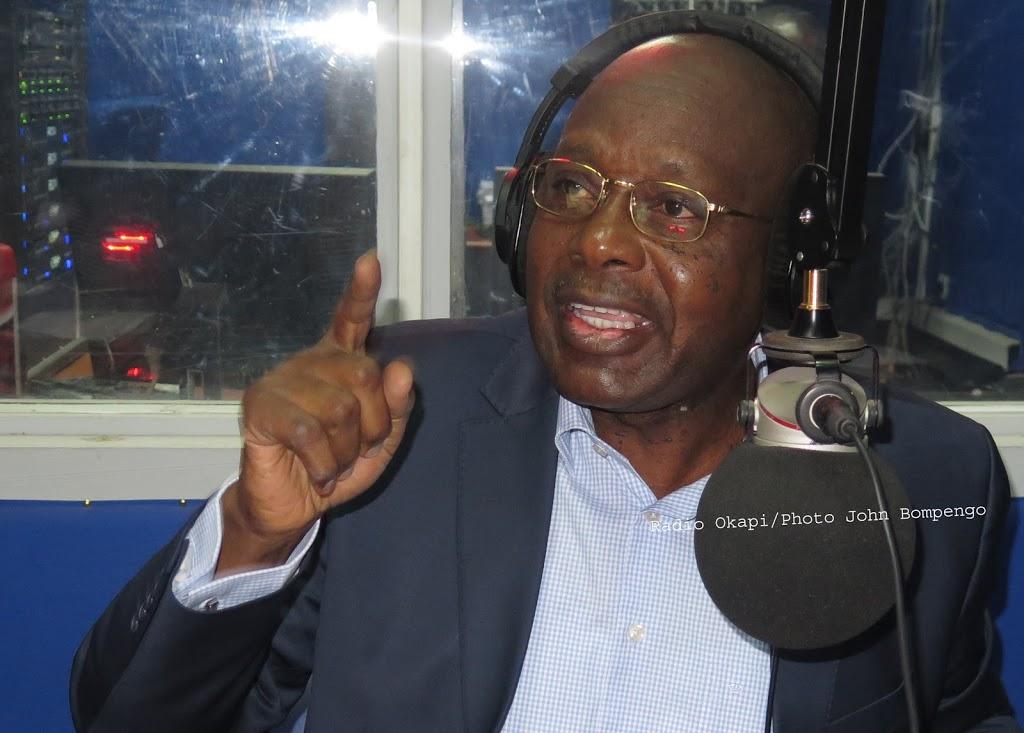 Le député Christophe Lutundula lors d’une émission au studio de Radio Okapi à Kinshasa, le 23/1/2018. Photo John Bompengo