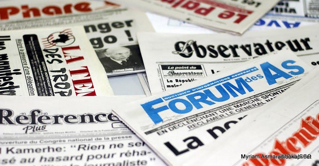 Les quotidiens et journaux de la presse kinoise.