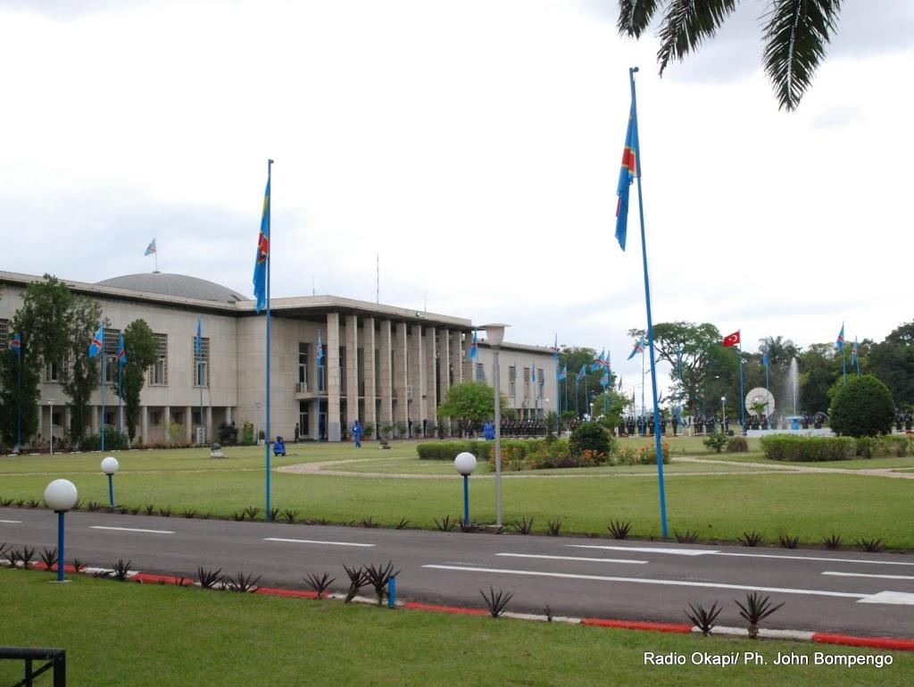 Palais de la nation à Kinshasa. Radio Okapi/Ph. John Bompengo